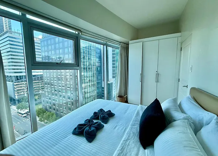 Palms Paradise With The View Of Bgc Netflix