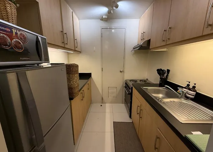 Palms Paradise With The View Of Bgc Netflix Apartamento